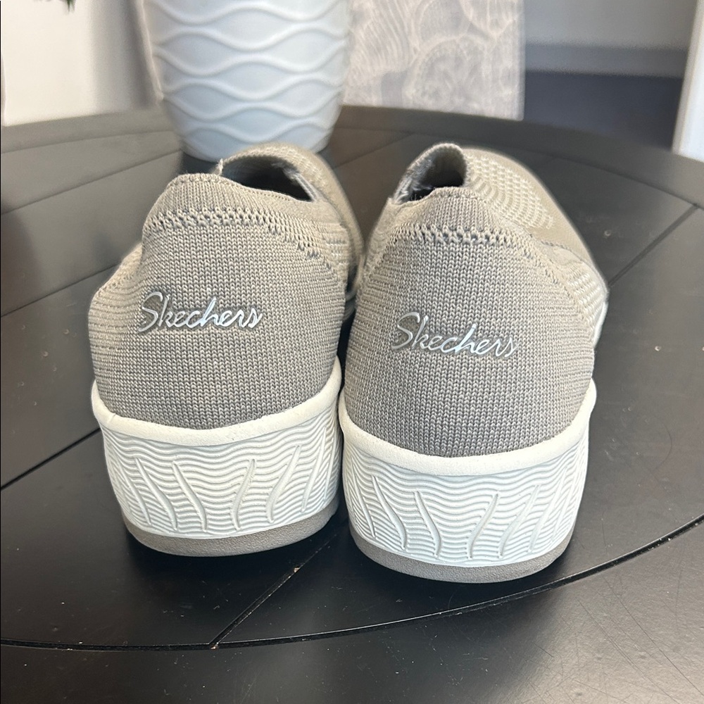 Skechers Slip-On Knit Walking Sneakers - Light Gray/Tan Size 9 - Picture 3 of 7